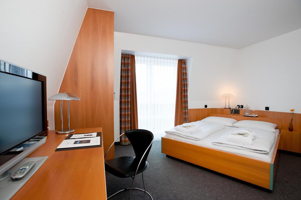 Hotel Plaza Duisburg Exterior photo